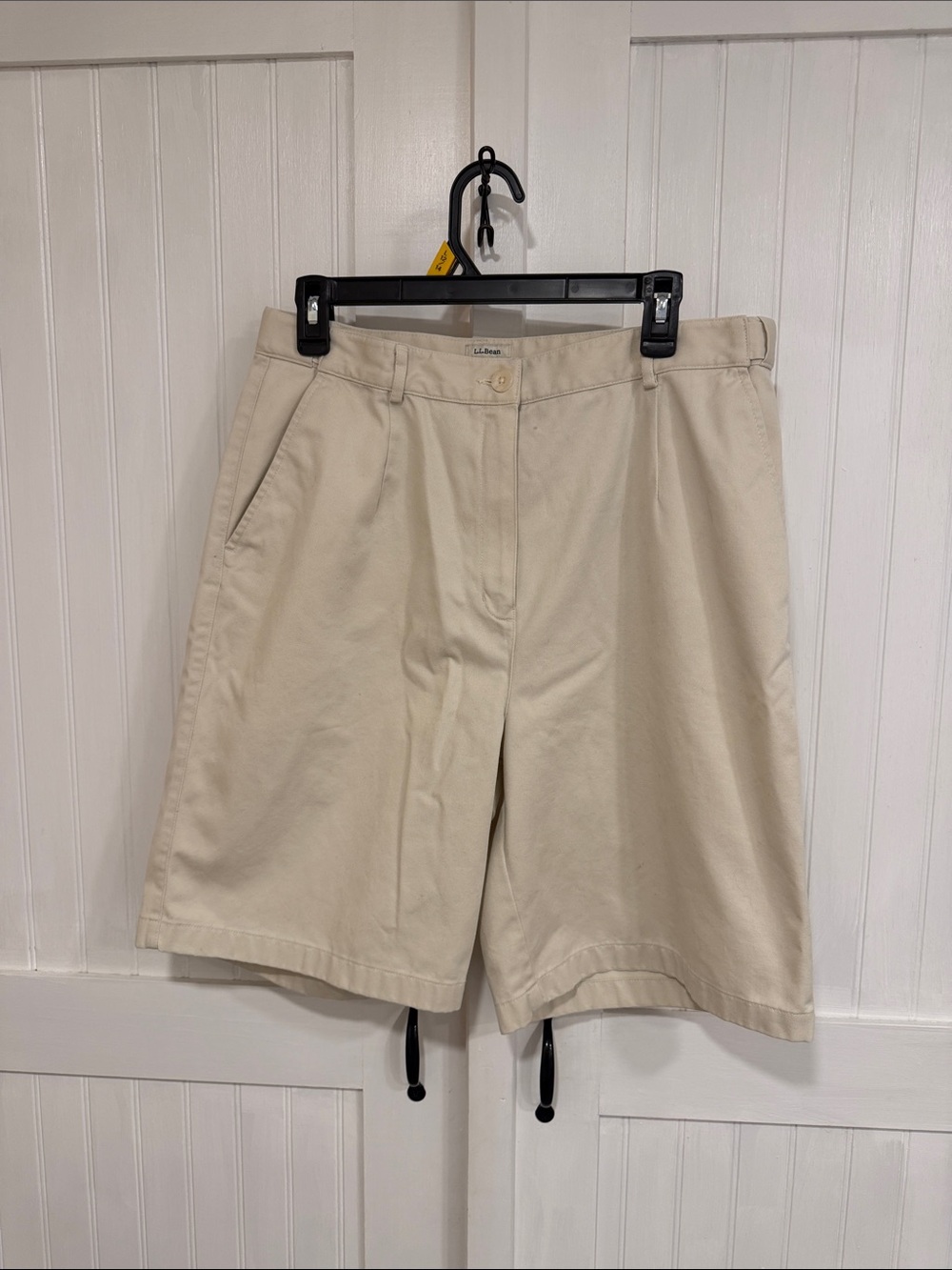 L.L. Bean Women's Cream, 100% cotton, original fit, Bermuda Shorts size 14